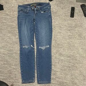 ARIZONA JEAN CO. brand ripped jeans